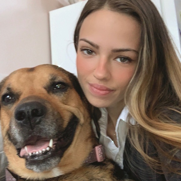 Hey I'm Stef! Shop dreamy vintage with me - Picture 2 of 2